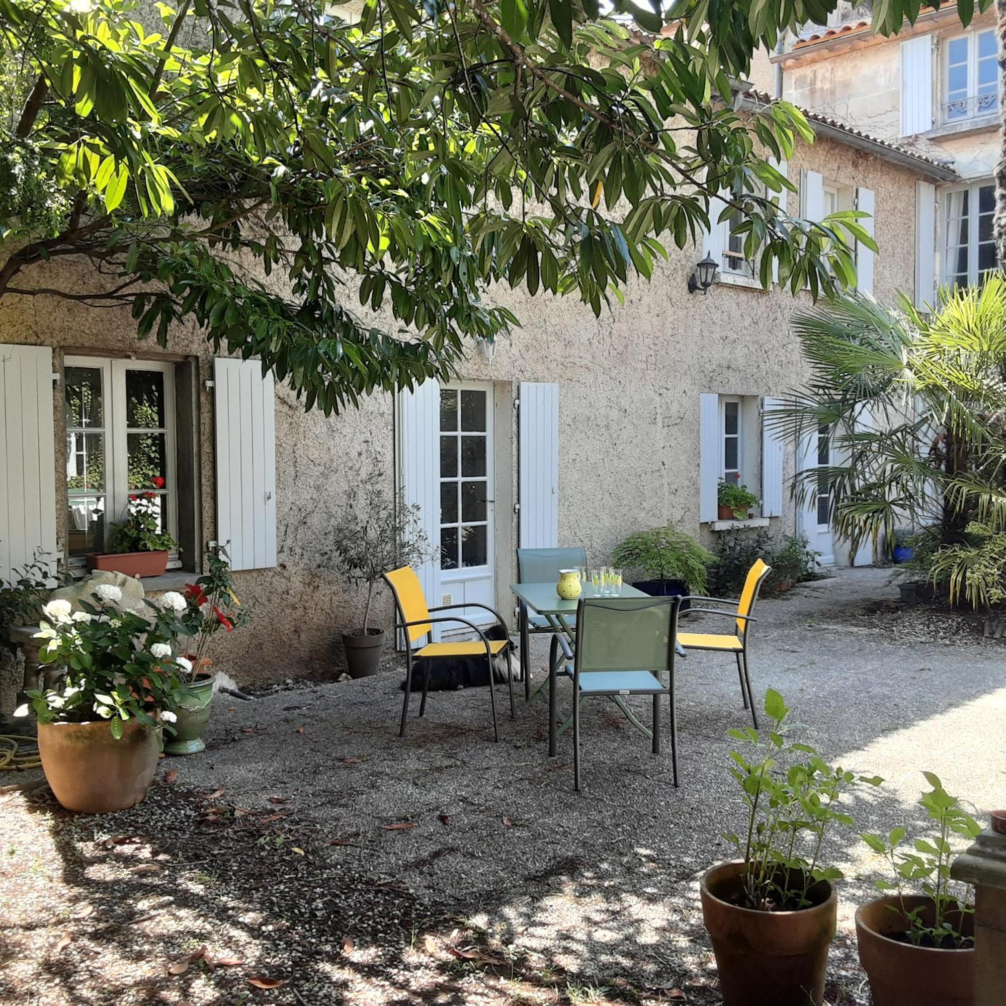 Ferienwohnung Annexe Du Pont De La Charente Châteauneuf-sur-Charente Exterior foto